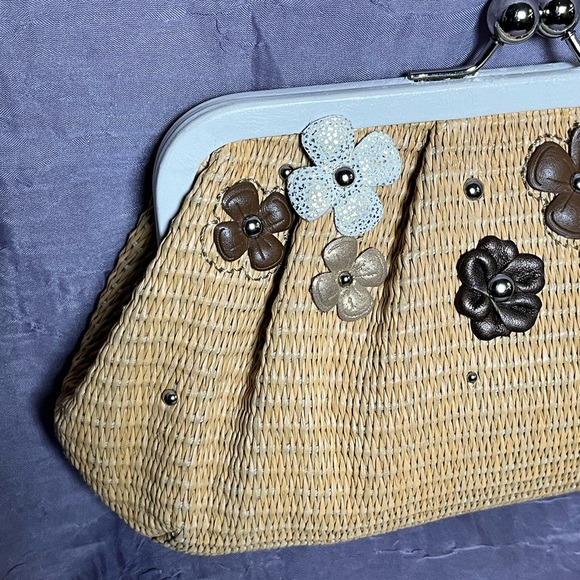 Coach Natalie Tea Rose Straw Kisslock Clutch Wristlet - Picture 8 of 13